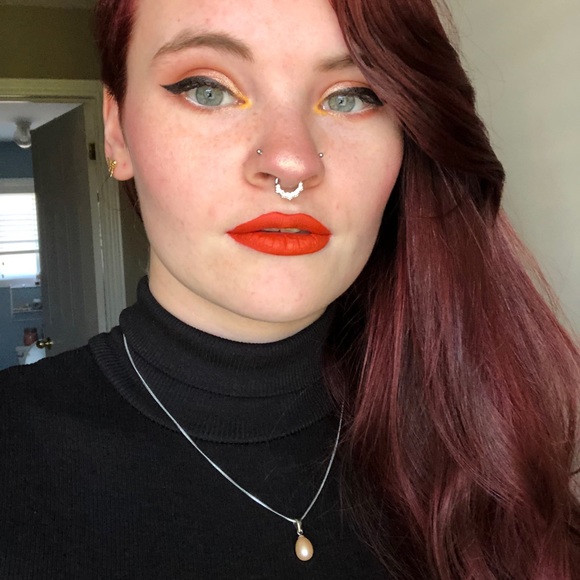 Meet your Posher, Emisson - Picture 1 of 1